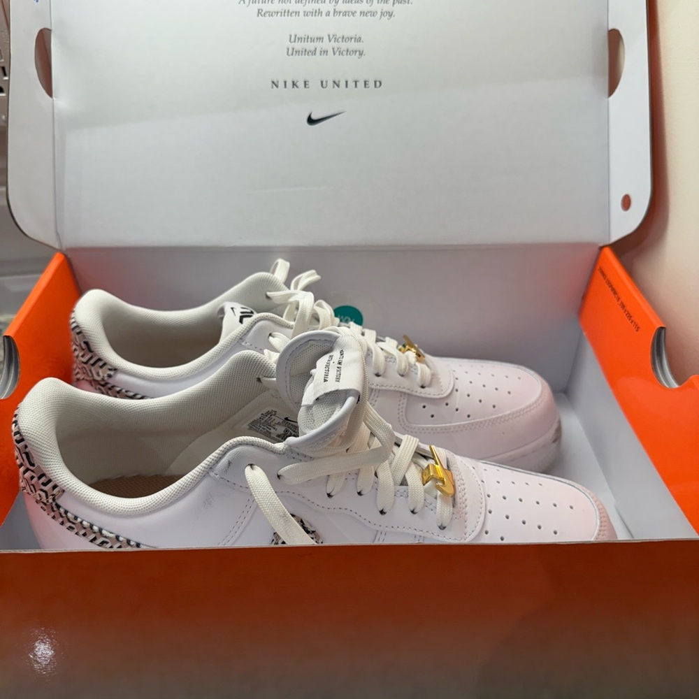 Nike Air Force 1 low LX united in victory size 10.5 - Picture 7 of 8